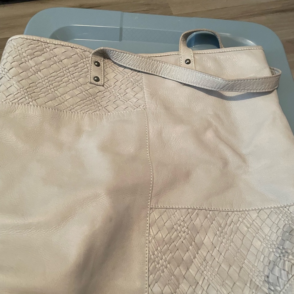 Light blue general leather.